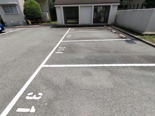 フラワータウン・アミル２１　サルビア館の物件外観写真