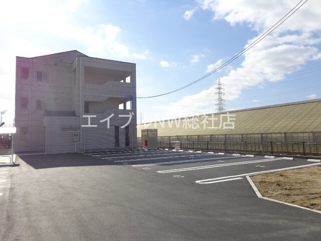 グラン・エスカラードの物件外観写真