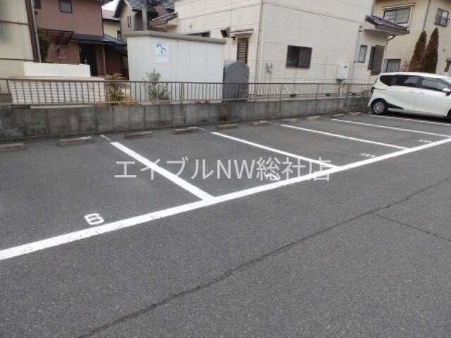 ロイヤルパレス新倉　B棟の物件外観写真