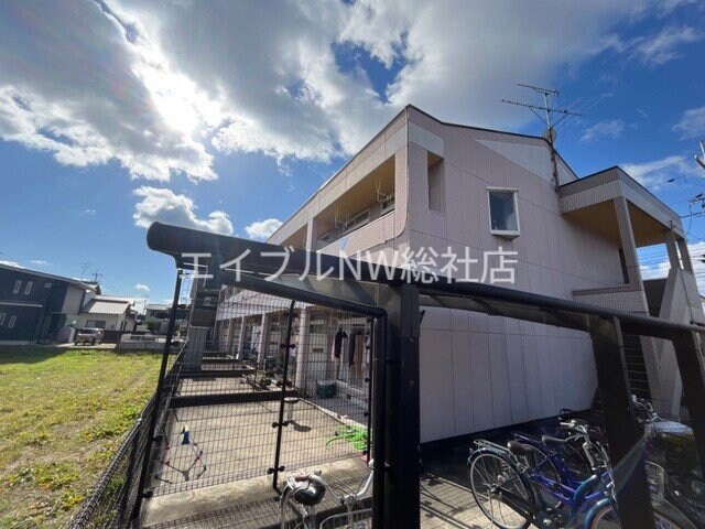 クオリティパレスの物件外観写真