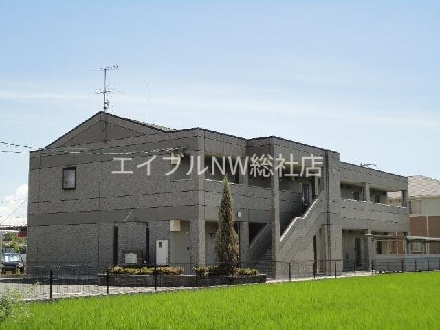 ウエスト・モンターニュの物件外観写真