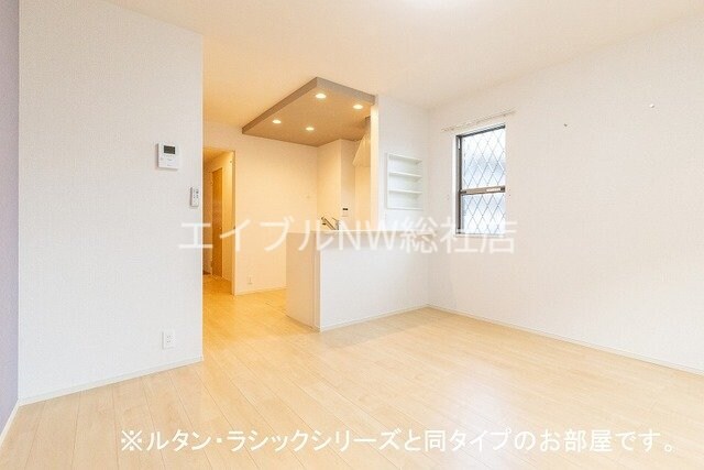 エムズガーデンＢの物件内観写真