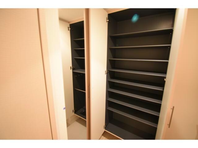 栄駅 徒歩5分 8階の物件内観写真