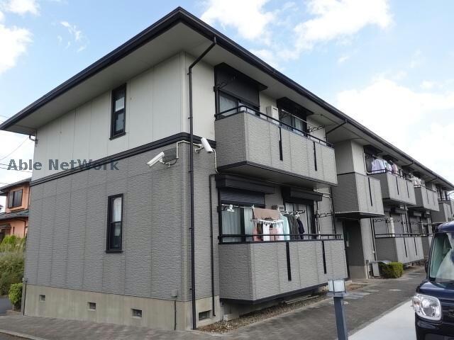 ロイヤルスクエアAの物件外観写真