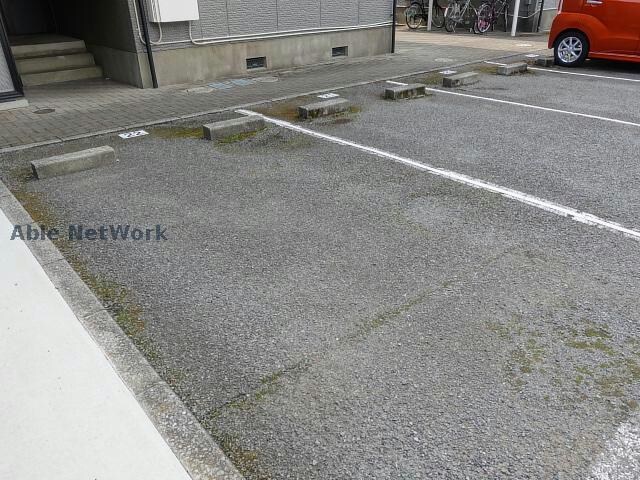 ロイヤルスクエアAの物件外観写真