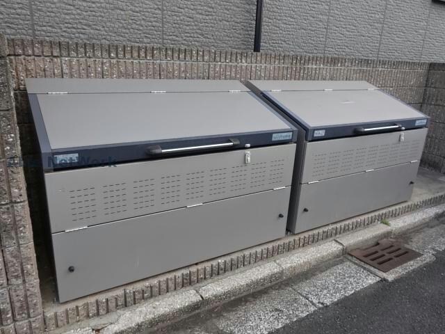 ロイヤルスクエアAの物件外観写真