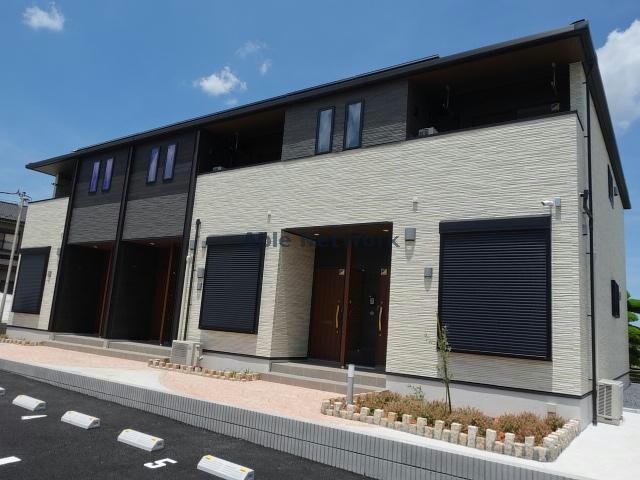 メゾンドゥイエットの物件外観写真