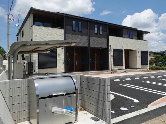 メゾンドゥイエットの物件外観写真