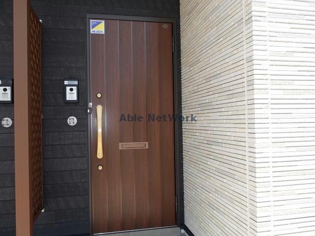 メゾンドゥイエットの物件外観写真