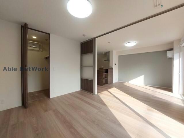 シャイングレイスの物件内観写真