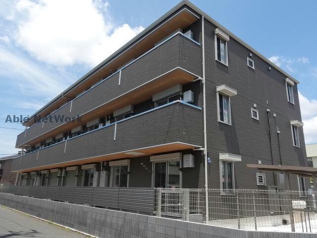 シャイングレイスの物件外観写真