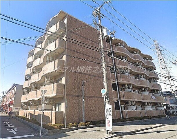 ラフィーネ北島の物件外観写真