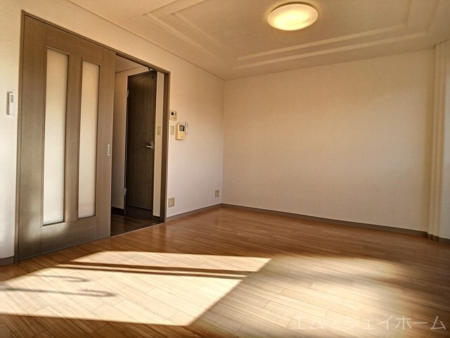 フローラルコートの物件内観写真