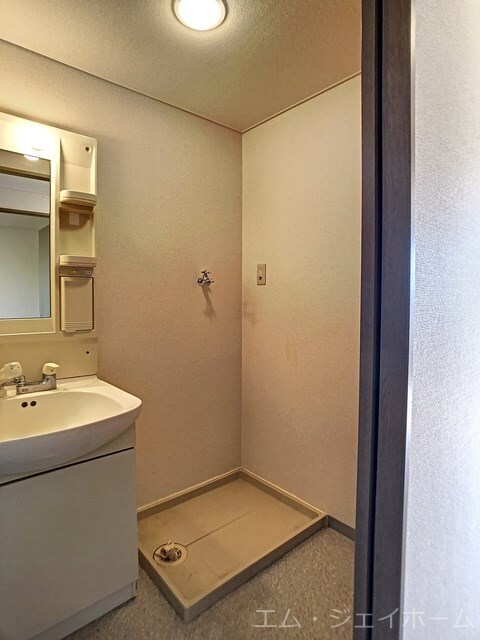 フローラルコートの物件内観写真