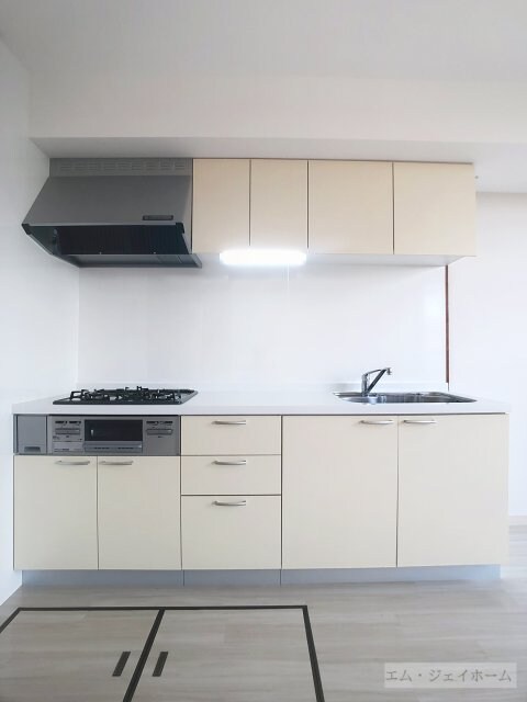 エルミナコート八日市の物件内観写真