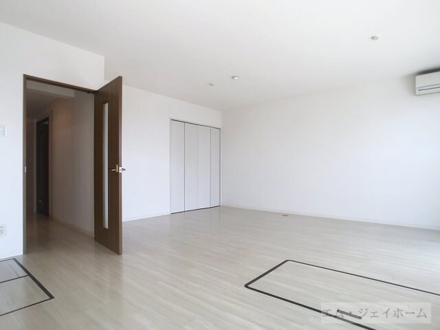 エルミナコート八日市の物件内観写真