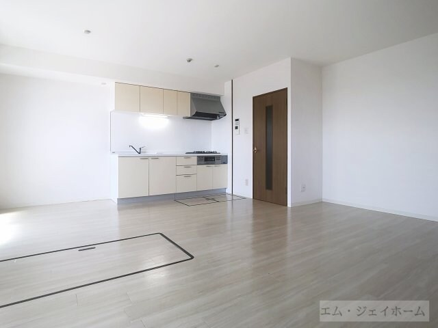 エルミナコート八日市の物件内観写真