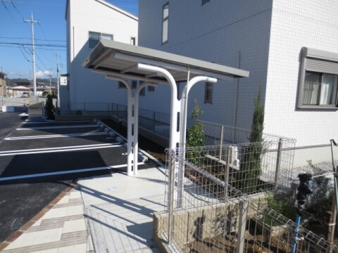 エーリ・フノマージュの物件外観写真