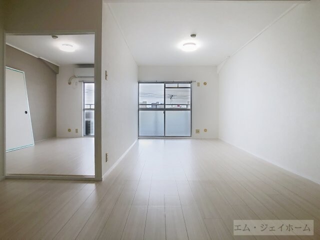 フラワー１番館の物件内観写真