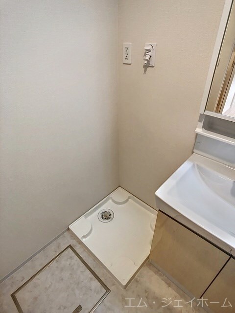 フロンティアの物件内観写真