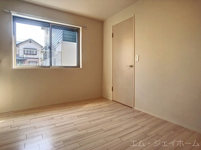 フロンティアの物件内観写真