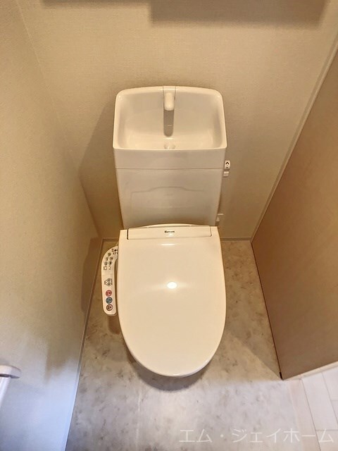 フロンティアの物件内観写真