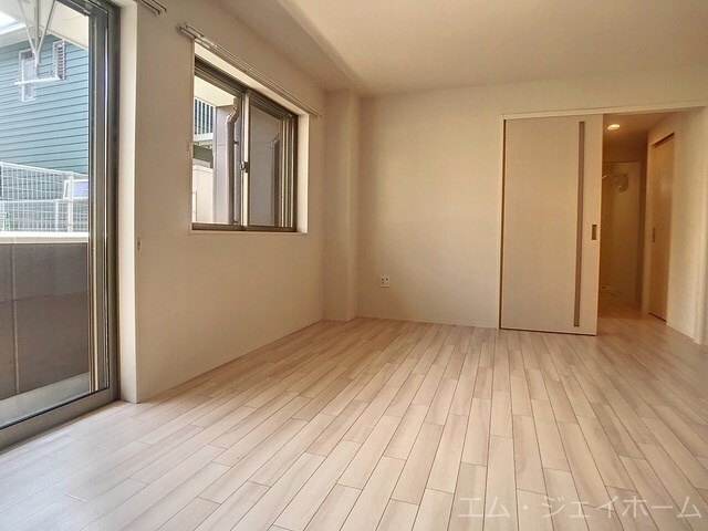 フロンティアの物件内観写真