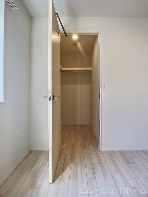 フロンティアの物件内観写真