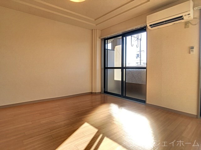 フローラルコートの物件内観写真