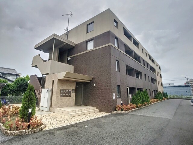 グランシェーネの物件外観写真