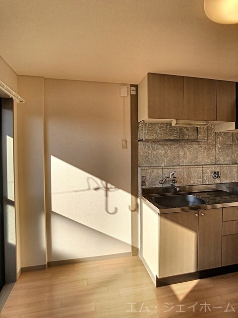 フローラルコートの物件内観写真