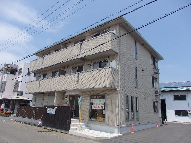 アイプルークの物件外観写真