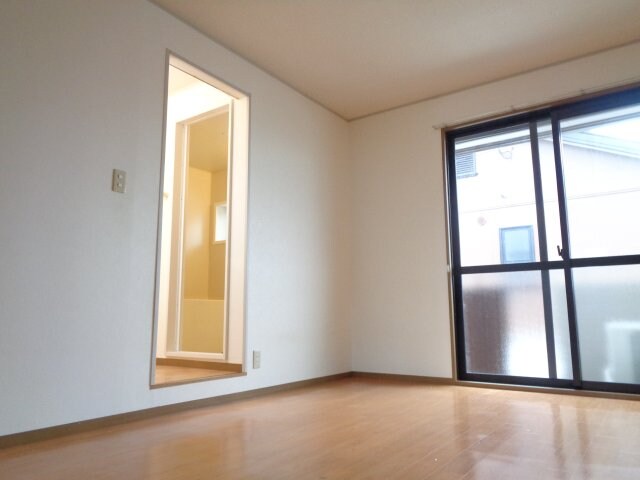 メゾン・ラ・コート弐番館の物件内観写真