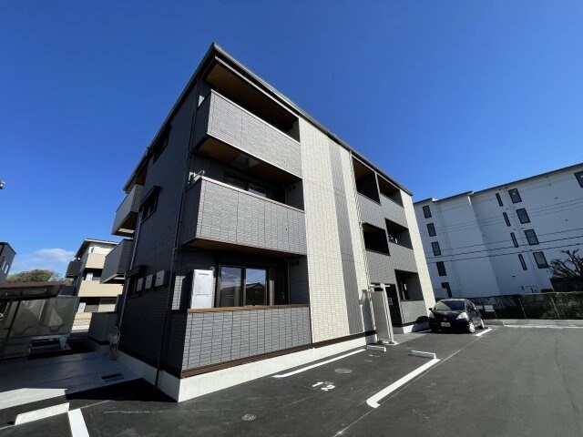 シェノン栗東の物件外観写真