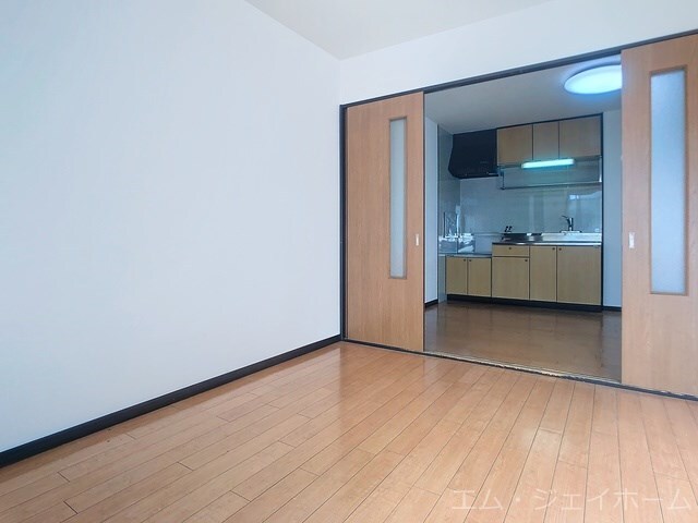 サラナフラットの物件内観写真