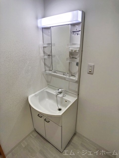 鷹飼マンションの物件内観写真