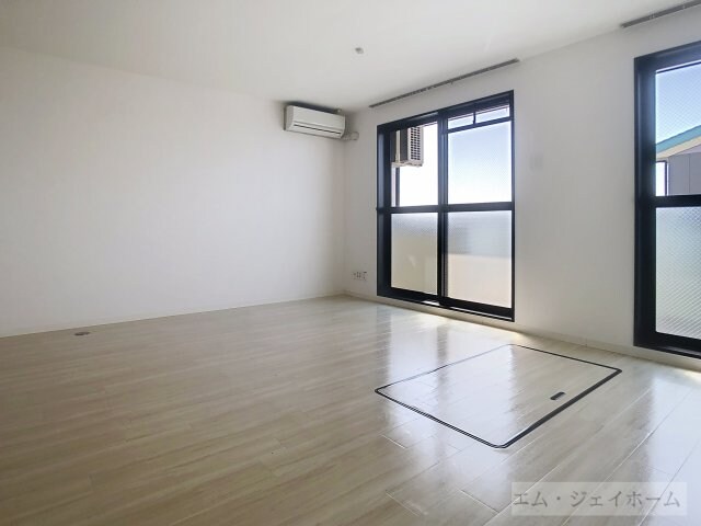 エルミナコート八日市の物件内観写真