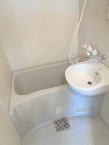 ハイネスグリーン貴生川の物件内観写真