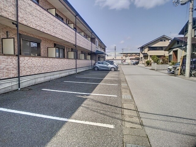 ノースウイングの物件外観写真