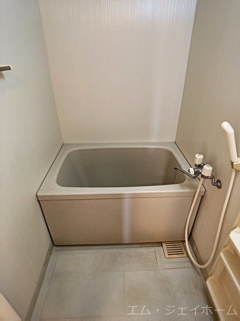 フローラルコートの物件内観写真