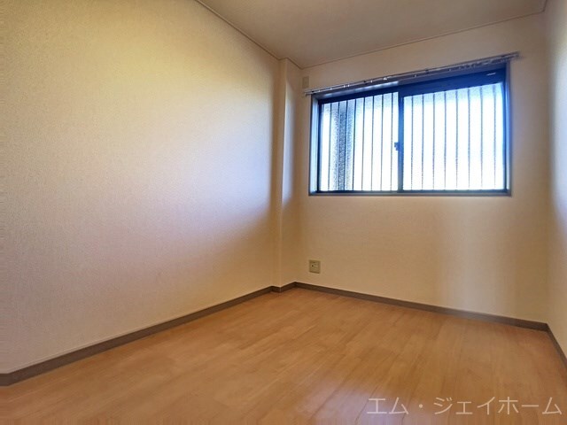 フローラルコートの物件内観写真