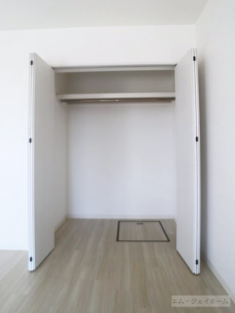 エルミナコート八日市の物件内観写真