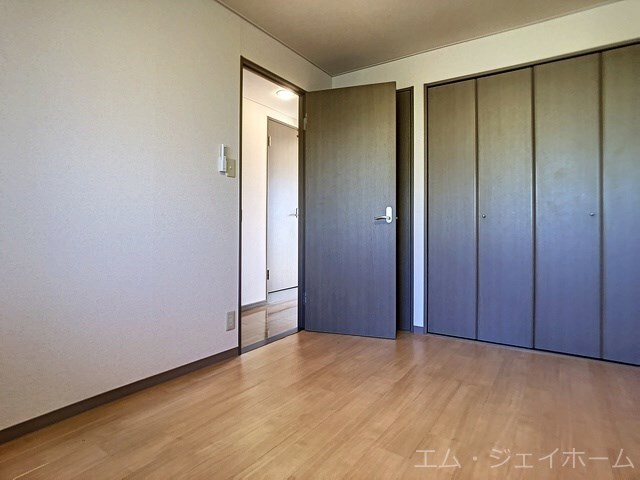 フローラルコートの物件内観写真