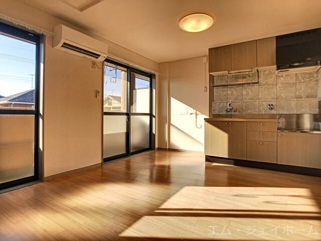 フローラルコートの物件内観写真