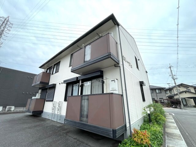 セレージュの物件外観写真