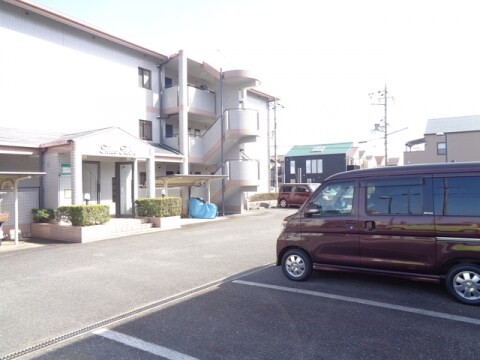 スリーハイムの物件外観写真