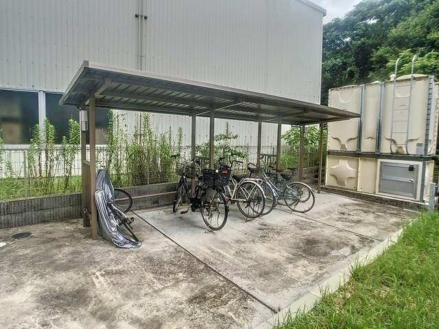 ホワイトクレイン野洲の物件外観写真