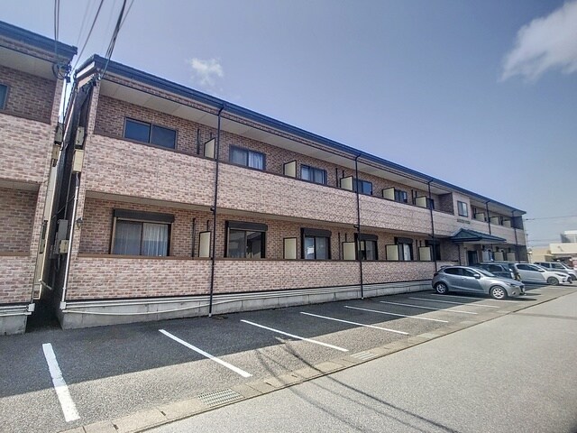 ノースウイングの物件外観写真