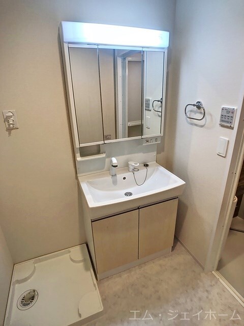 フロンティアの物件内観写真