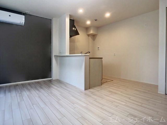 フロンティアの物件内観写真